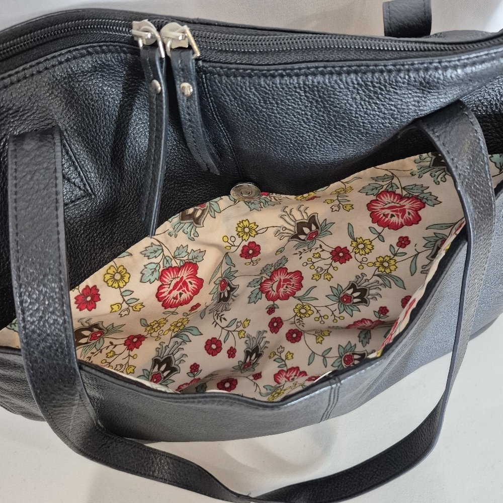 Latico Black Leather Laptop Bag - Picture 7 of 16